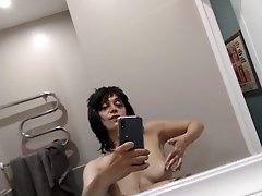 Mature bitches are fingering themselves