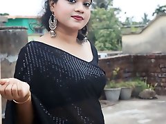 Good-looking babes are posing naked for fun