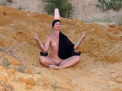 Posh older strumpets get seminaked