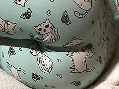 Melove&rsquo;s small behind in her nightgown.