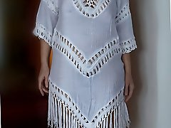 Selena039s posing in white