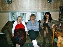 Insatiable housewife is showing her hot lines on cam